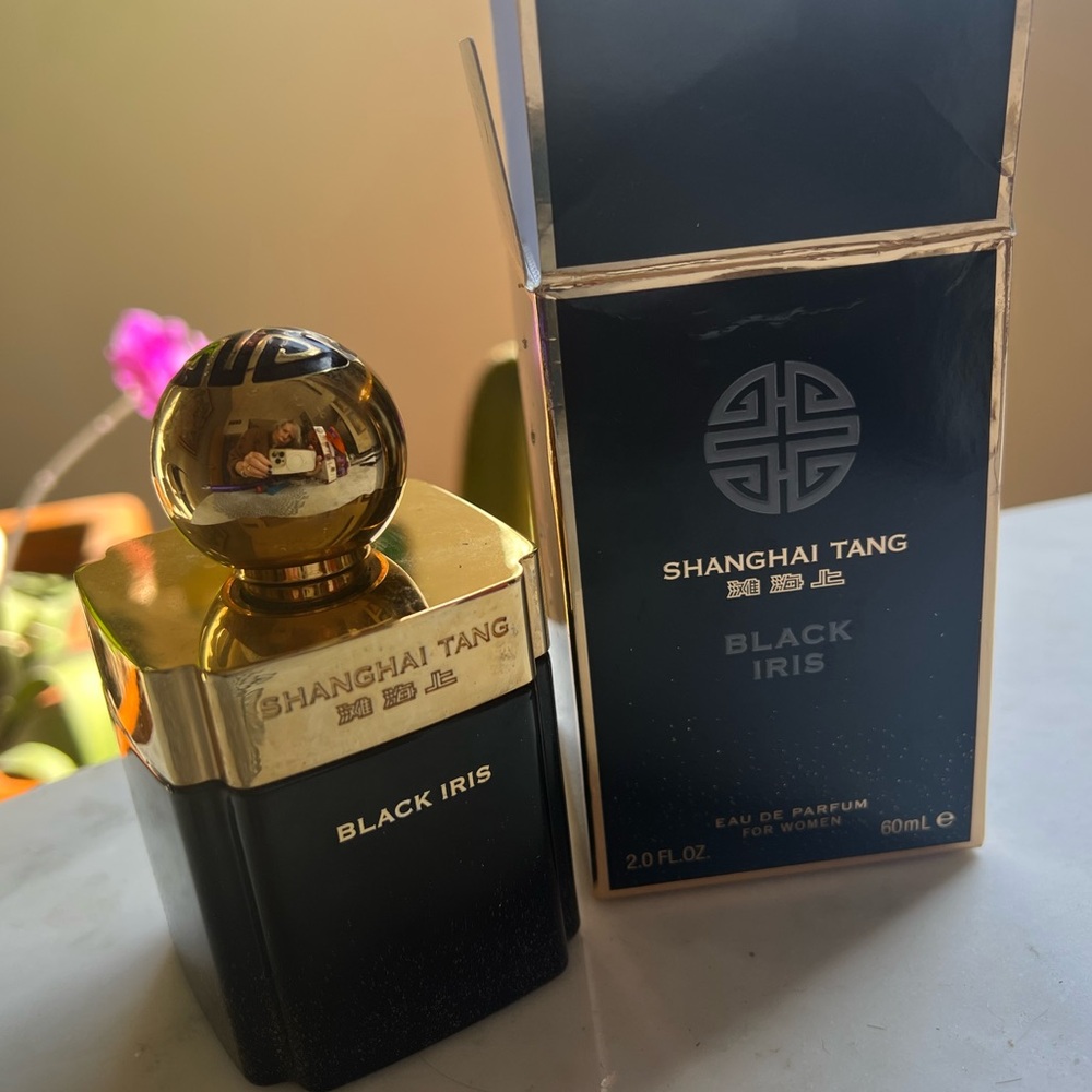 Shanghai Tang Black Iris